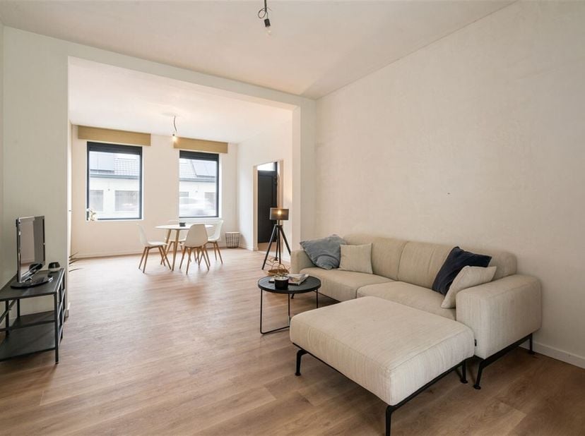 Gerenoveerde halfopenwoning (EPC B !) met 4 slaapkamers te Beveren-Leie!&lt;br /&gt;
Deze instapklare woning is alles wat je zoekt. &lt;br /&gt;
De indeling van d