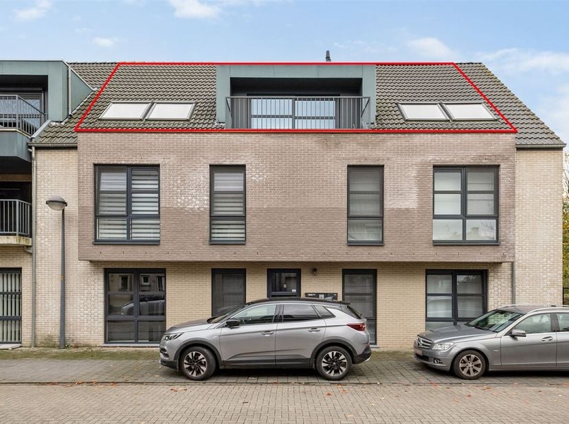 Appartement met 2 slaapkamers en garage&lt;br /&gt;
Welkom in dit stijlvolle appartement in Duffel, perfect voor wie op zoek is naar een modern en ruim onde