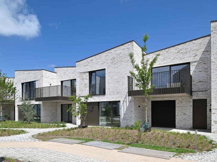 Kalvekeet: jouw groene thuis aan de poort van Knokke&lt;br /&gt;
Dit project combineert modern wooncomfort met duurzaamheid. De BEN-woningen (Bijna Energie