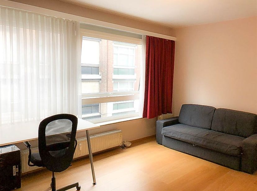 Property One, votre partenaire immobilier, vous propose ce studio idéalement situé à deux pas de la place Stéphanie, dans l&#039;un des quartiers les plus