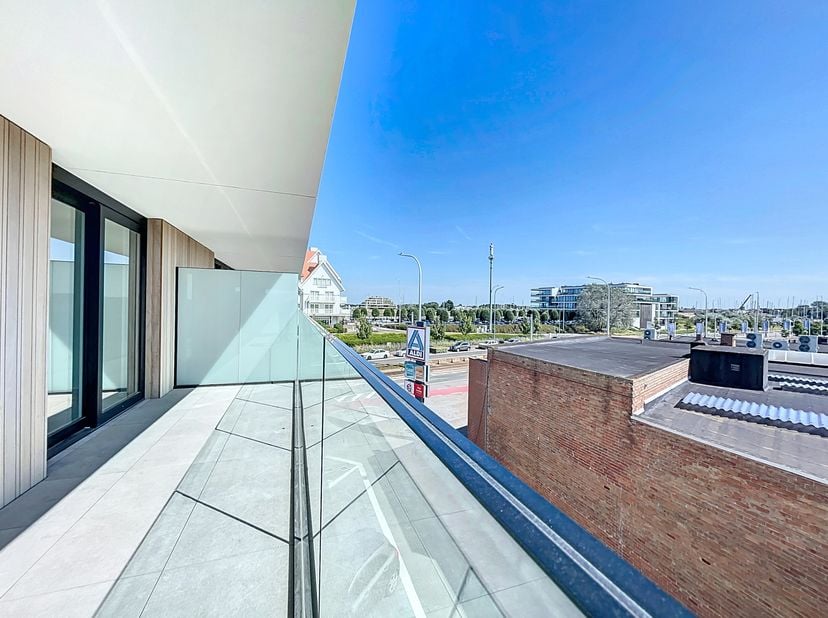 Prachtig nieuwbouw appartement met 1 slaapkamer te huur te Nieuwpoort. Het appartement is centraal gelegen, vlakbij winkels en het openbaar vervoer, k