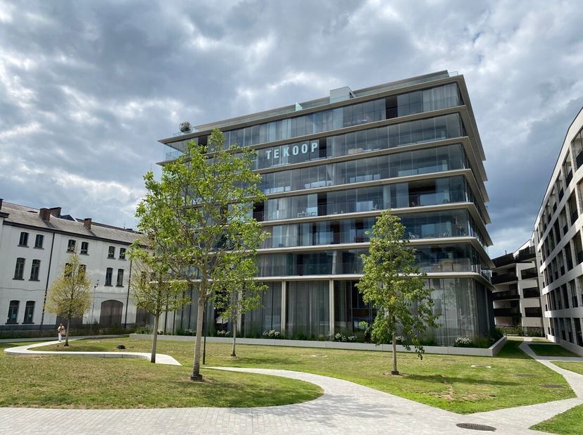 Unieke gemeubelde studio in het &quot;hart&quot; van Hasselt.&lt;br /&gt;
De nieuwe naam van deze prachtige site is niet voor niets Mechtilidis de Lechyplein geworden