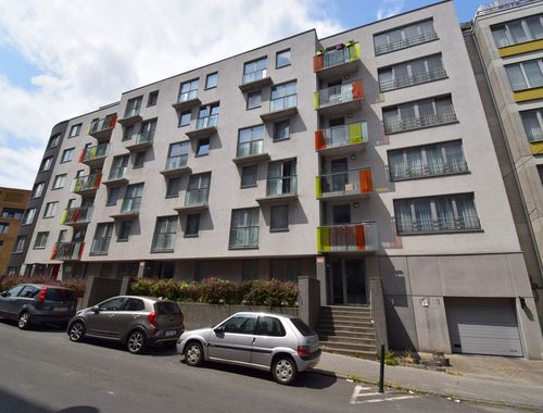                                         Gelijkvloers app. te koop in Sint-Jans-Molenbeek, € 330.000
