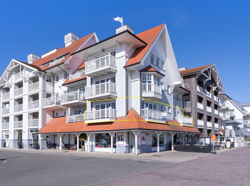 Bent u op zoek naar een goed onderhouden en ruim appartement op een toplocatie in Nieuwpoort? Dit prachtige hoekappartement op de eerste verdieping bi