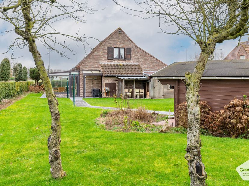 Cette villa située au calme à Knokke-Heist combine une apparence charmante avec de nombreuses possibilités.&lt;br /&gt;
&lt;br /&gt;
La maison offre un espace de