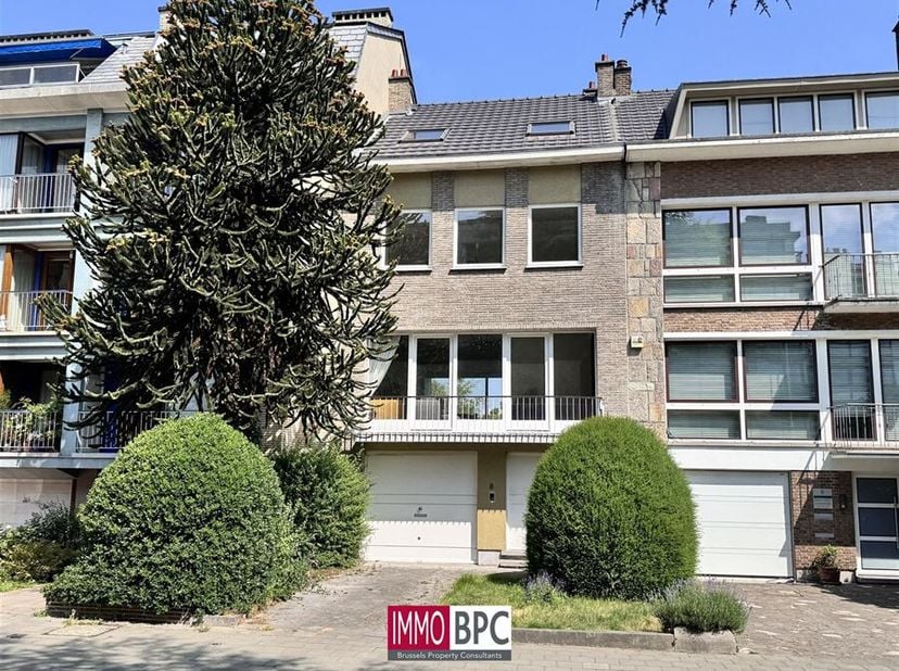 Adresse, photos et plans disponibles sur www.immobpc.be, référence 4010.&lt;br /&gt;
Située dans un quartier résidentiel calme et verdoyant de Ganshoren, ce