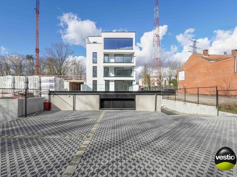 GELIJKVLOERS, ENERGIEZUINIG APPARTEMENT IN KLEINSCHALIGE RESIDENTIE&lt;br /&gt;
&lt;br /&gt;
Dit nieuwbouwappartement treffen we aan in een kleinschalige resident
