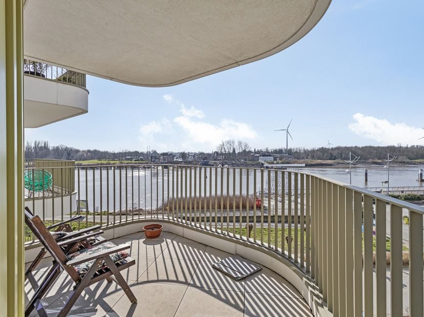 Appartement récemment construit à vendre dans le projet Brig in Boom&lt;br /&gt;
mise en page:&lt;br /&gt;
- hall d&#039;entrée&lt;br /&gt;
- salon avec cuisine ouverte&lt;br /