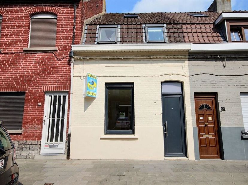 Coquette Maison bien entretenue à Herseaux Ballons