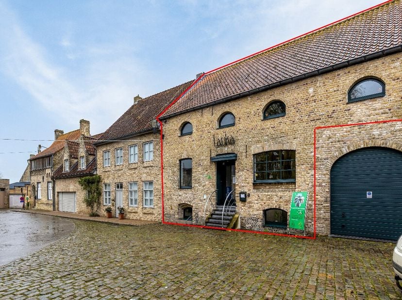 Le Centre Culturel &quot;Lauka&quot; est situé dans la charmante ville de Lo en Flandre-Occidentale. Un endroit qui tire son nom du mot germanique ancien &#039;Lauka
