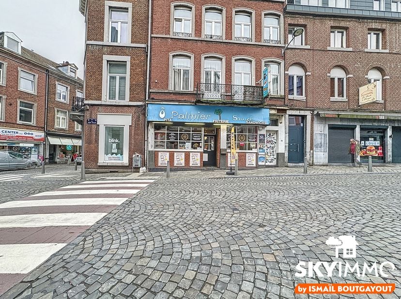 L&#039;agence SKYIMMO vous propose ce MAGNIFIQUE FOND DE COMMERCE dune superficie de 50 m², idéalement situé en plein centre-ville de LIÈGE, bénéficiant d&#039;
