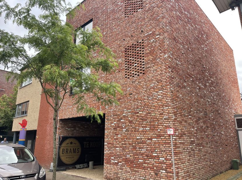 Op zoek naar een prachtige exceptionele casco woning in Diepenbeek?&lt;br /&gt;
Gelegen op de Paanhuisstraat 3, is dit nieuwe huis nog in aanbouw en biedt h