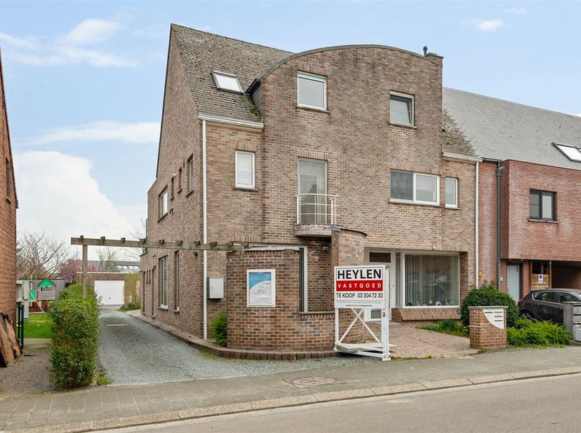 Bien professionnel à vendre
                    à 2550 Waarloos