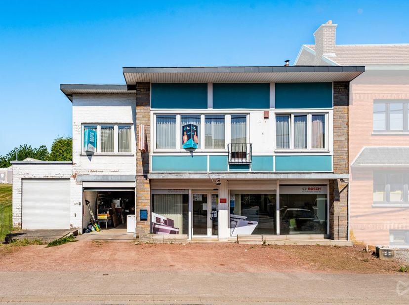 OPTION OPTION OPTION&lt;br /&gt;
We Invest Liège et Julie vous présentent cette grande maison de commerce.&lt;br /&gt;
Située dans un quartier calme et recherché,