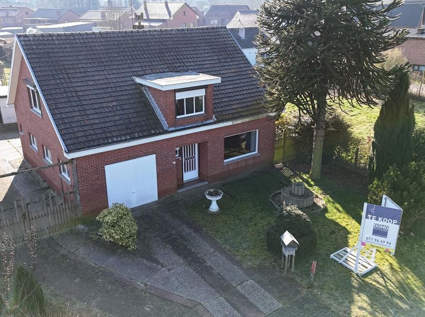 Heeft u interesse? Bekijk deze woning op onze website http://www.domovastgoed.be of contacteer ons op het nummer 011/96.49.96&lt;br /&gt;
Deze ruime open be
