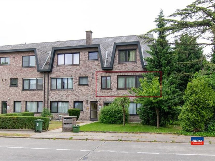 AARTSELAAR | JOLI APPARTEMENT AVEC 1 (ou 2) CHAMBRE(S) | VIVANT AU PREMIER ETAGE DE PETITE CONSTRUCTION | EPC B |&lt;br /&gt;
Hall d&#039;entrée - séjour sur par