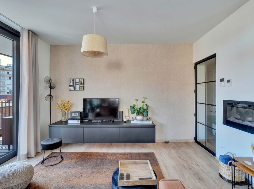 Dit 2 slaapkamer appartement is gelegen in het nieuwbouwproject ‘Terrasselt&#039; in hartje Hasselt. Met een ligging midden in het bruisende centrum van Ha