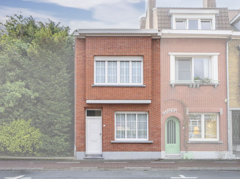 Charmant huis te koop aan de rand van Kortrijk en Marke&lt;br /&gt;
Zoekt u een huis te koop in Kortrijk of omgeving? Ontdek dan dit bijzonder goed onderhou
