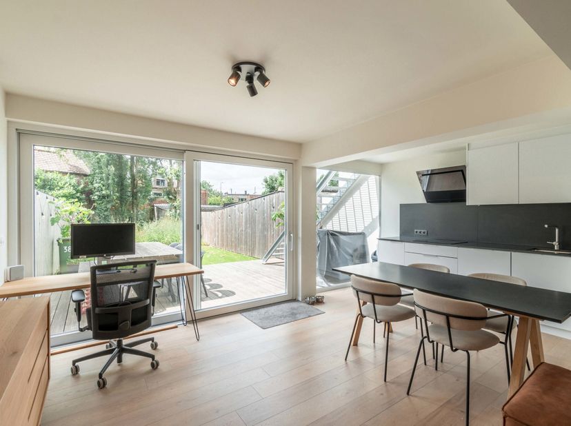 Bien professionnel à vendre
                    à 2600 Berchem
