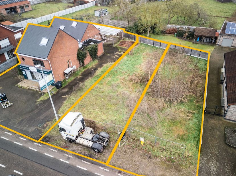 Goed gelegen bouwgrond voor halfopen bebouwing te koop nabij het centrum van Laakdal.&lt;br /&gt;
&lt;br /&gt;
Het perceel Lot 4b in de verkaveling heeft een oppe