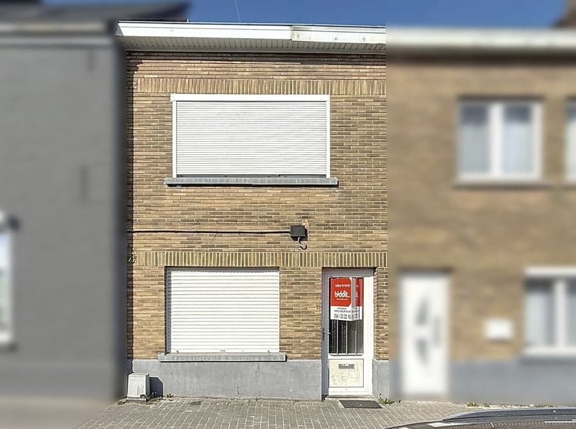 GOED GELEGEN WONING &lt;br /&gt;
 &lt;br /&gt;
Net buiten het centrum van Ninove, op een strategische ligging, bevindt zich deze eengezinswoning.   &lt;br /&gt;
De inde
