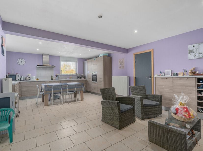 ERA WELCHOME est fier de vous proposer cette habitation rare sur le marché !Idéal tant pour un habitat groupé qu&#039;une habitation avec profession libéra