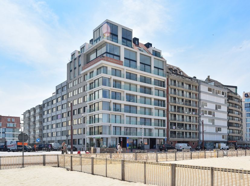 Aangenaam vakantie-appartement met een mooi zijdelings zicht op zee aan de Canadasquare.&lt;br /&gt;
Indeling : woonkamer met eethoek genietend van de ochte