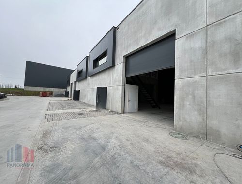                                         Bedrijfsgebouw te huur in Tubize, € 1.795
