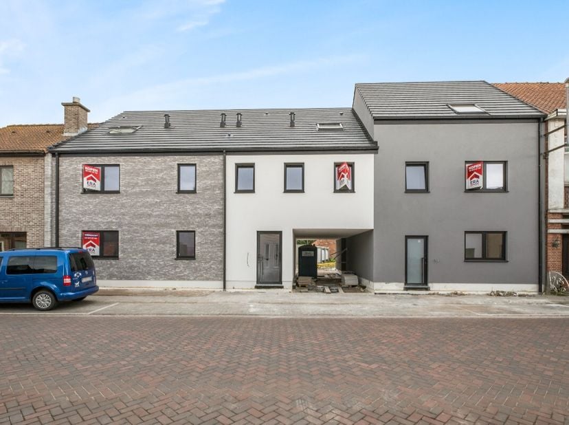 Ben je op zoek naar een ruim duplex appartement in De Klinge? Lees hier snel verder!Dit appartement maakt deel uit van een kleinschalig project van 3