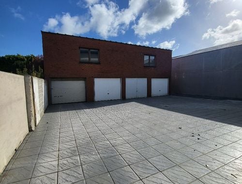                                         Garage te huur in Vlamertinge, € 75
