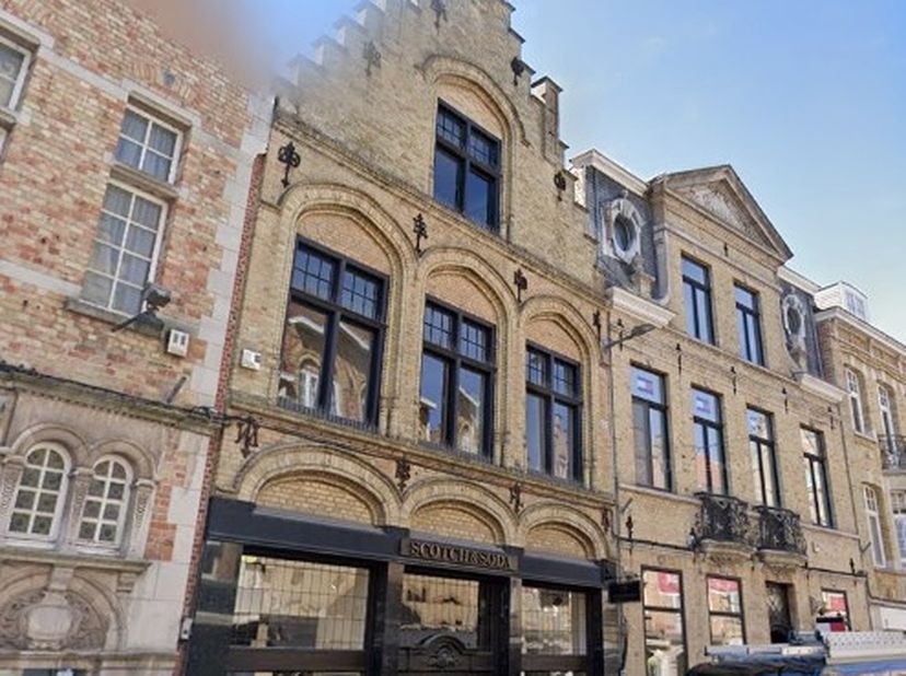Unieke karaktervolle commerciële oppervlakte, gelegen in de gekende Boterstraat (‘Scotch &amp; Soda’) in een uniek historisch pand. &lt;br /&gt;
Dit gelijkvloer