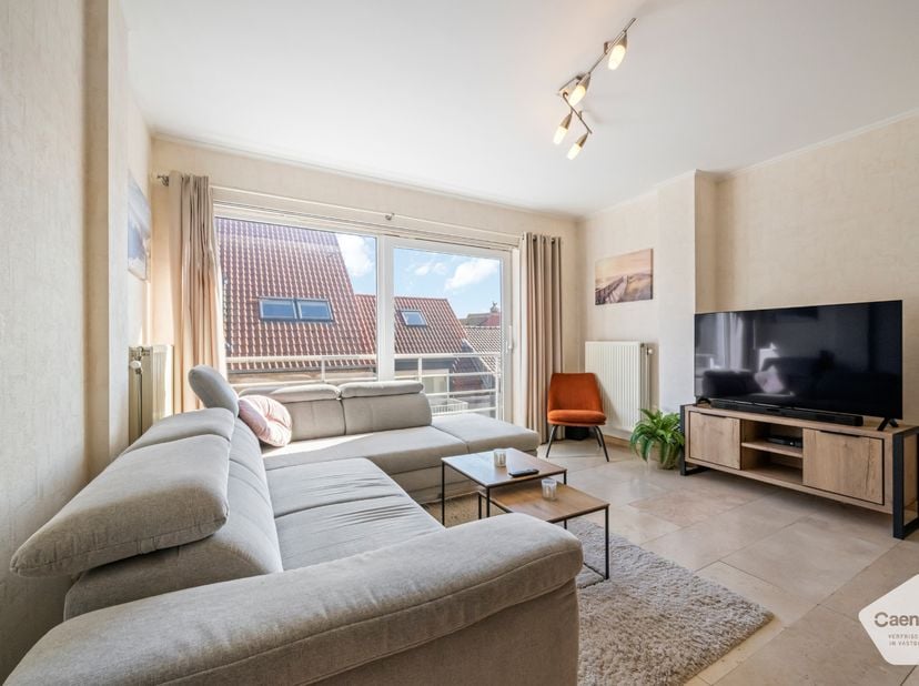 Dit appartement biedt een ideale mix van comfort en locatie. Het beschikt over twee ruime slaapkamers. Het zongerichte terras zorgt voor een aangename