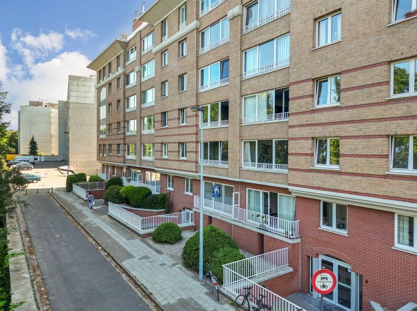 Appartement à vendre
                    à 8200 Sint-Andries