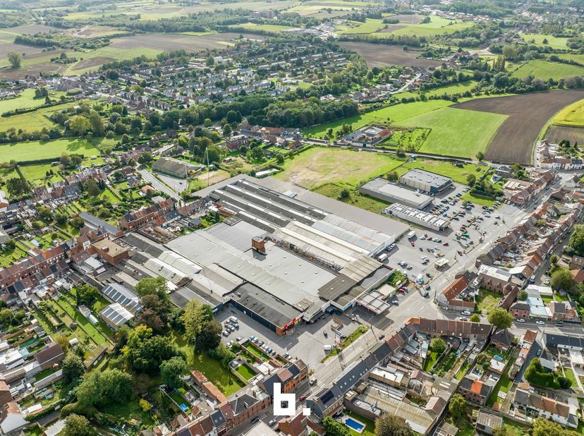 Op zoek naar een terrein voor een herontwikkeling, gelegen bij de stadskern van Boussu? Zoek niet verder. Omwille van de ligging vlakbij het centrum k
