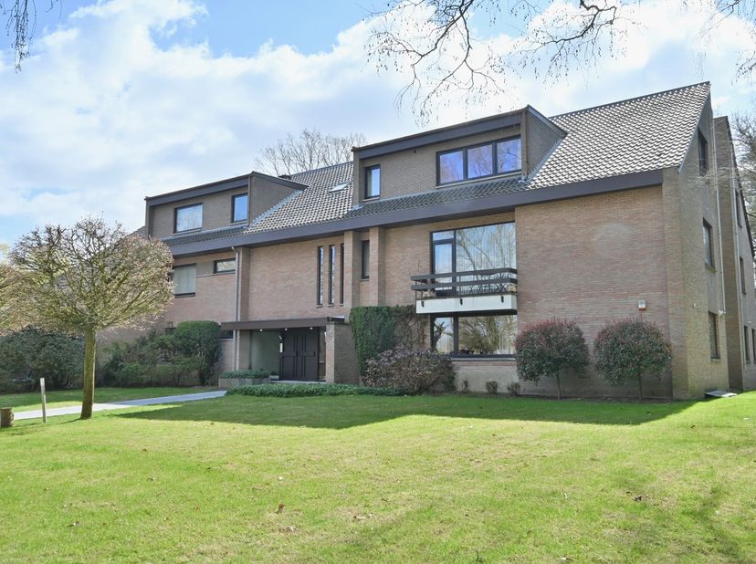 Riant villa-appartement (203 m²), gelegen op de 1ste verdieping in luxueuze residentie &quot;De Hove&quot;, top gelegen in de fraaie Paalsteenlaan in vermaarde
