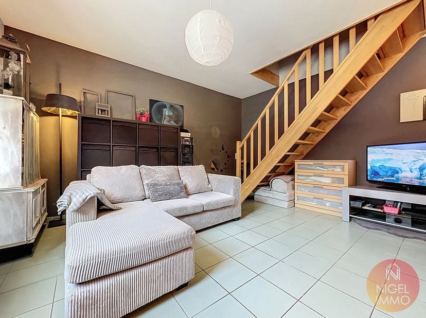 EXCLUSIVITÉ NIGEL IMMO  REZ-DE-CHAUSSÉE DUPLEX COSY À HERSTAL&lt;br /&gt;
Vous cherchez un chez-vous chaleureux, pratique et bien situé ? Ce duplex de 82 m²