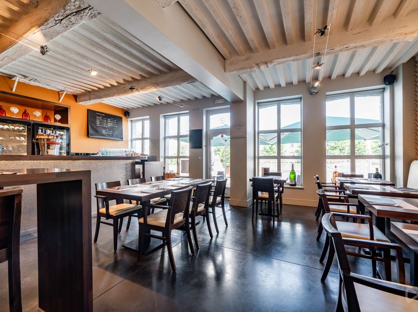 Fonds de commerce à vendre  Restaurant à Tournai, emplacement dexception sur les quais&lt;br /&gt;
Situé dans un cadre prestigieux et chargé dhistoire, ce r