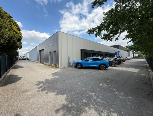                                         Bâtiment d’entreprise à louer à Merelbeke, € 3.200
