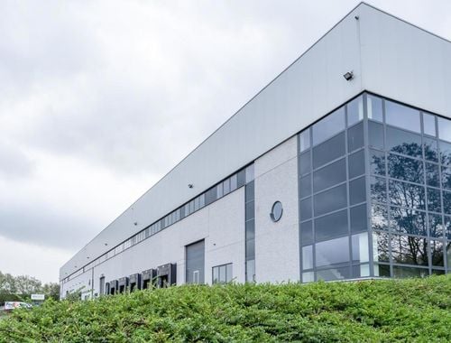                                         Bâtiment commercial à louer à Nivelles, € 22.915
