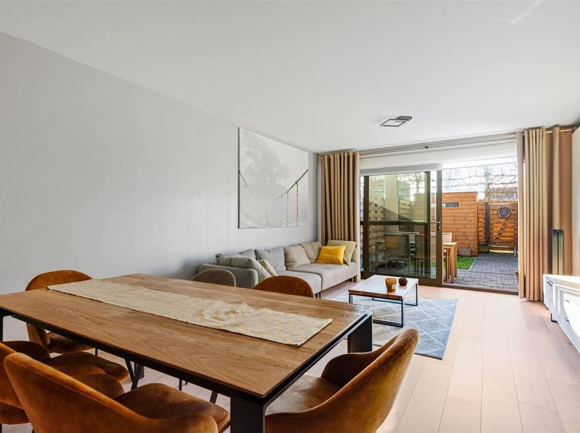 Instapklare energiezuinige woning (145m²) met 3-slpks, tuin en ondergrondse garagebox &lt;br /&gt;
Omschrijving:&lt;br /&gt;
In een rustige zijstraat van de Steyn