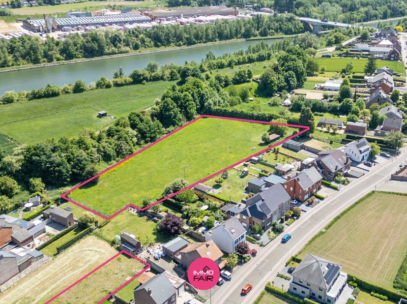 Terrain à vendre
                    à 3620 Veldwezelt