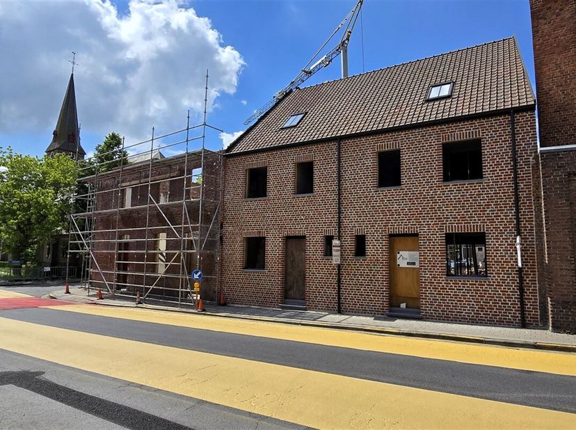 &quot;Kloosterhof Sint-Lodewijk&quot;&lt;br /&gt;
Un magnifique projet de 2 nouvelles maisons et de 2 rénovations totales.&lt;br /&gt;
Situé à l&#039;ombre de l&#039;église, l&#039;ancien