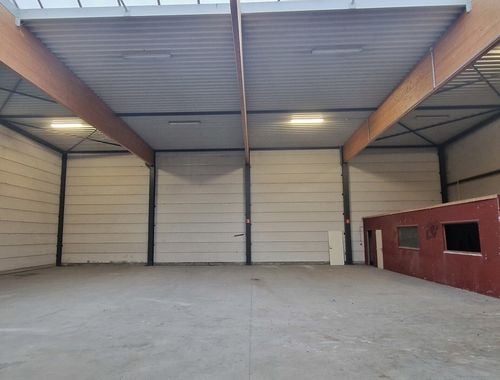                                         Bedrijfsgebouw te huur in Wommelgem, € 4.500
