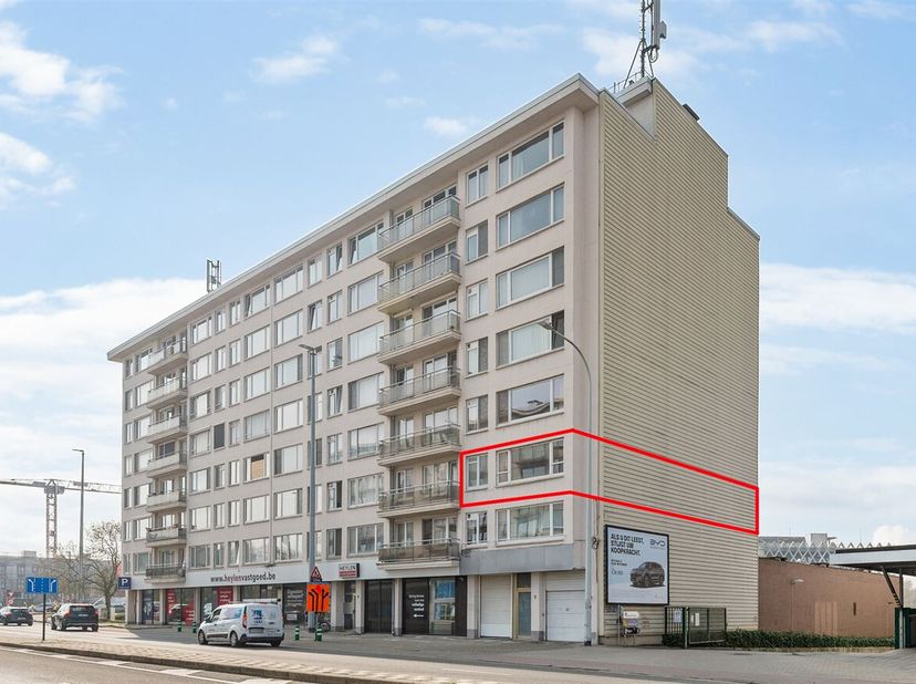 Ligging:&lt;br /&gt;
Dit gezellige appartement bevindt zich in de Oscar Van Kesbeeckstraat in Mechelen, op slechts een steenworp afstand van de winkelstraat