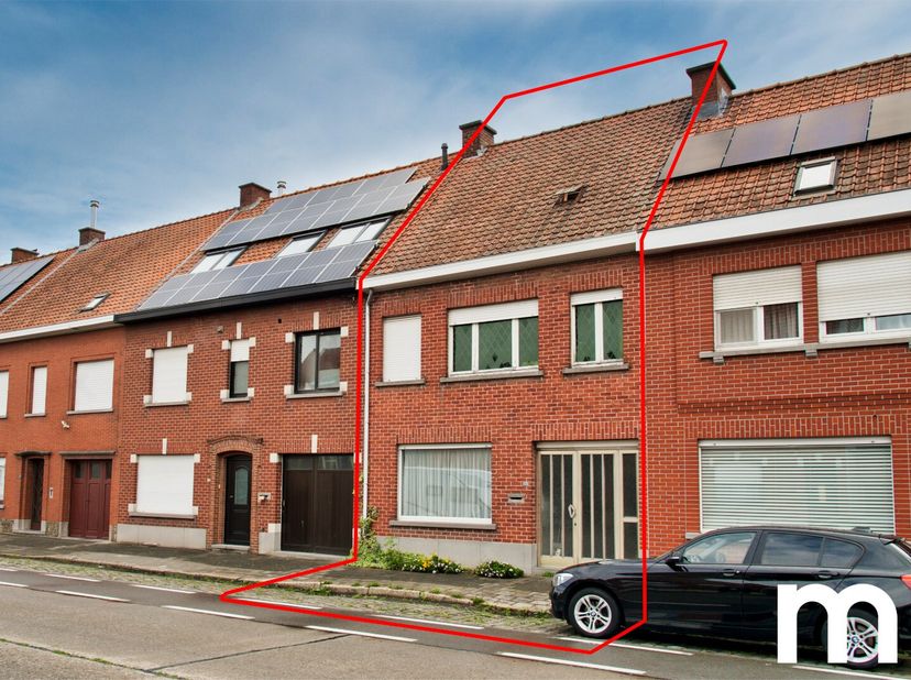 Te renoveren woning met potentieel nabij het centrum&lt;br /&gt;
Ontdek deze charmante woning met enorm potentieel, ideaal gelegen op een steenworp van het