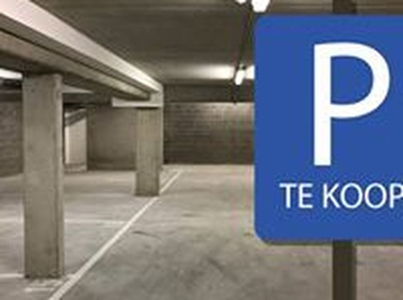 Ondergrondse parkeerplaats te koop in nieuwbouwproject Grand Yard tussen de Generaal Lemanstraat en de Karel Oomsstraat. Afgesloten toegang.  Ook idea