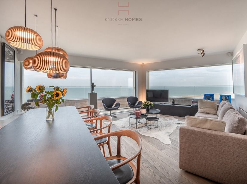 Res. Ambassade, Zeedijk Albertstrand.&lt;br /&gt;
Royaal familie-hoekappartement met mooie terrassen en een adembenemend zicht over de kustlijn en de zee.&lt;b