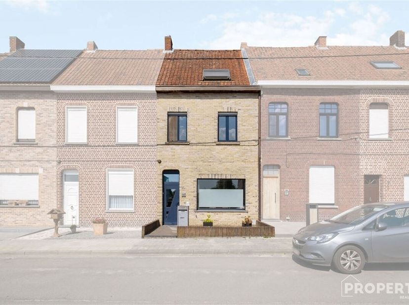 Bienvenue dans cette charmante maison à Vichte, un mélange parfait de confort et de style. Cette maison de 3 chambres à coucher offre un espace de vie
