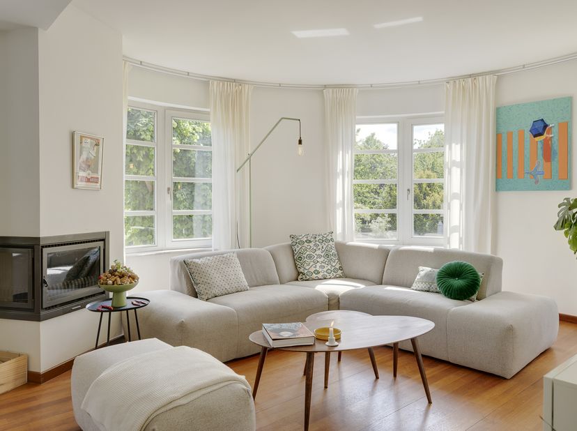 Zonnig en uitstekend gelegen appartement in centrum Edegem.&lt;br /&gt;
Deze duplex bevindt zich op het 1ste en 2de verdiep in een kleinschalig gebouw van v