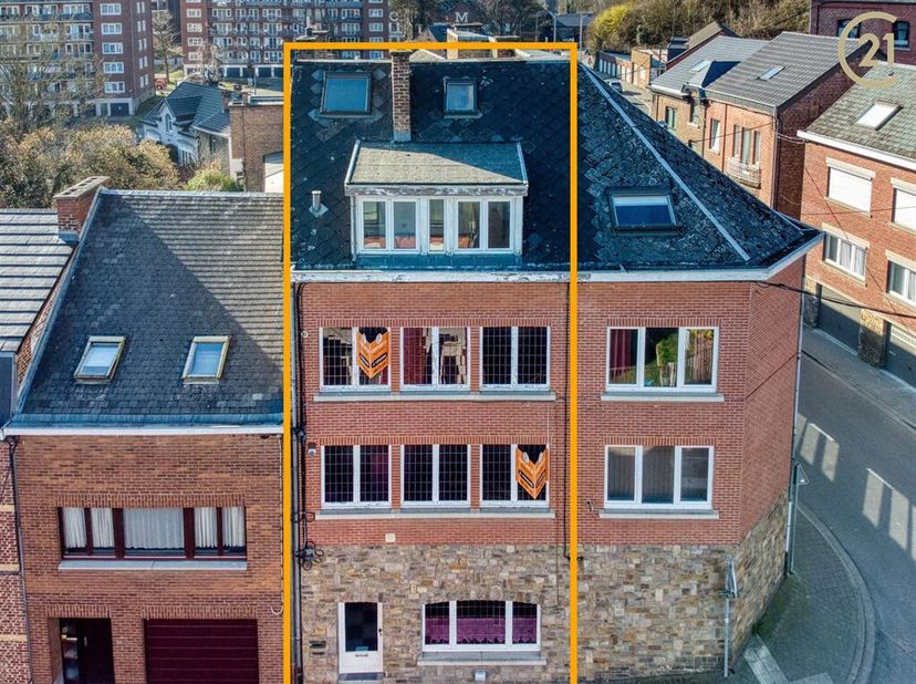 Immeuble de rapport 4 appartements  Proche de la gare de Namur&lt;br /&gt;
Opportunité rare pour investisseurs ! Situé à deux pas de la gare de Namur, des c